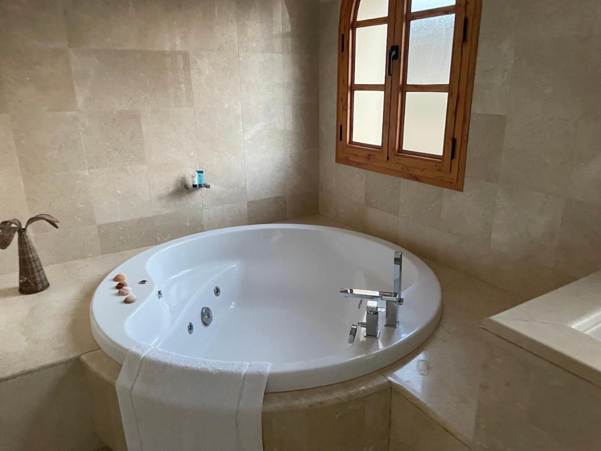 Villa Cana San Roque  Buitenkant foto